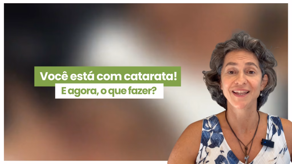Oftalmologista explica cirurgia de catarata em consultório